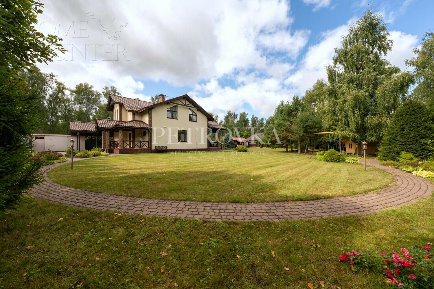 2-этажный коттедж 272.2 м² с отделкой