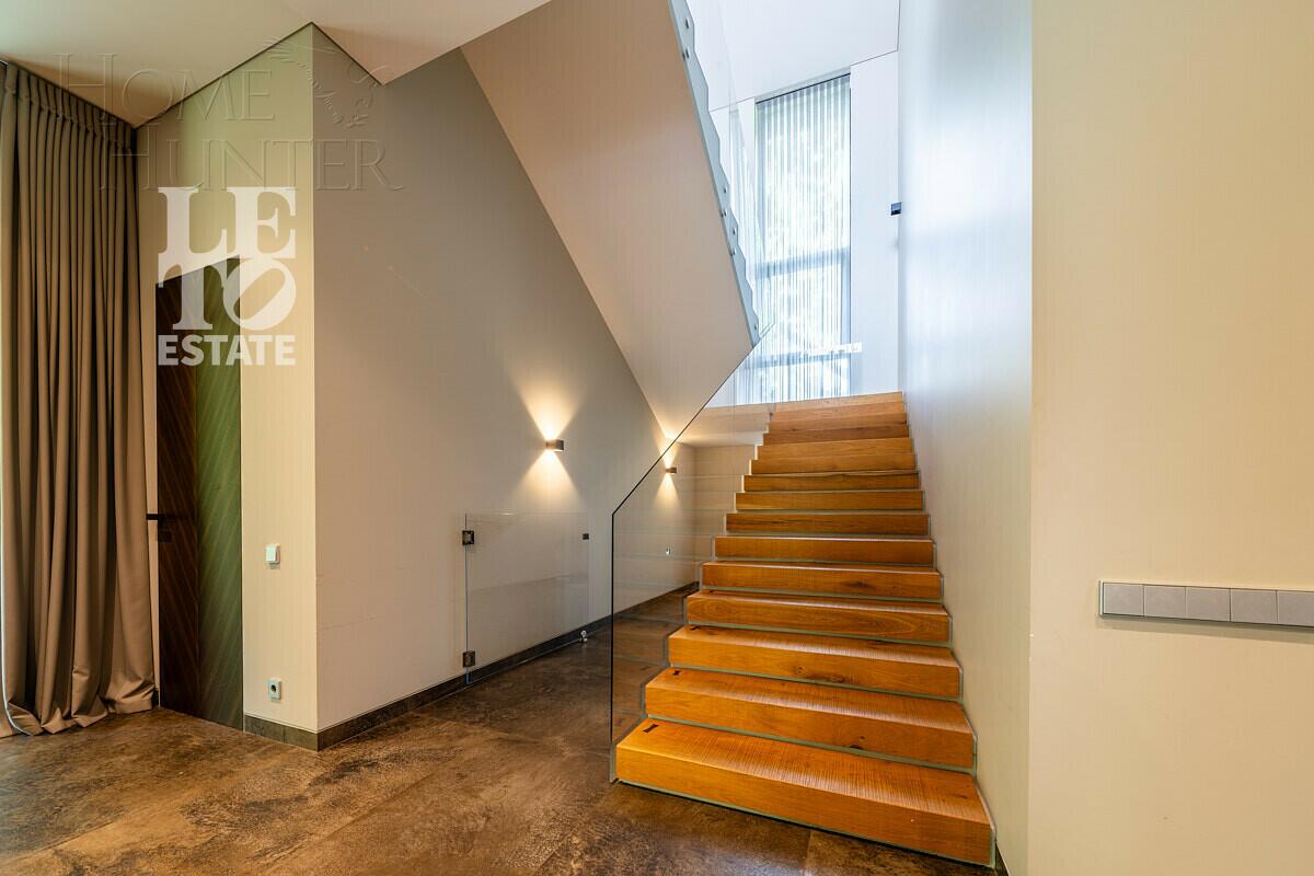 2-этажный коттедж 551.9 м² с отделкой