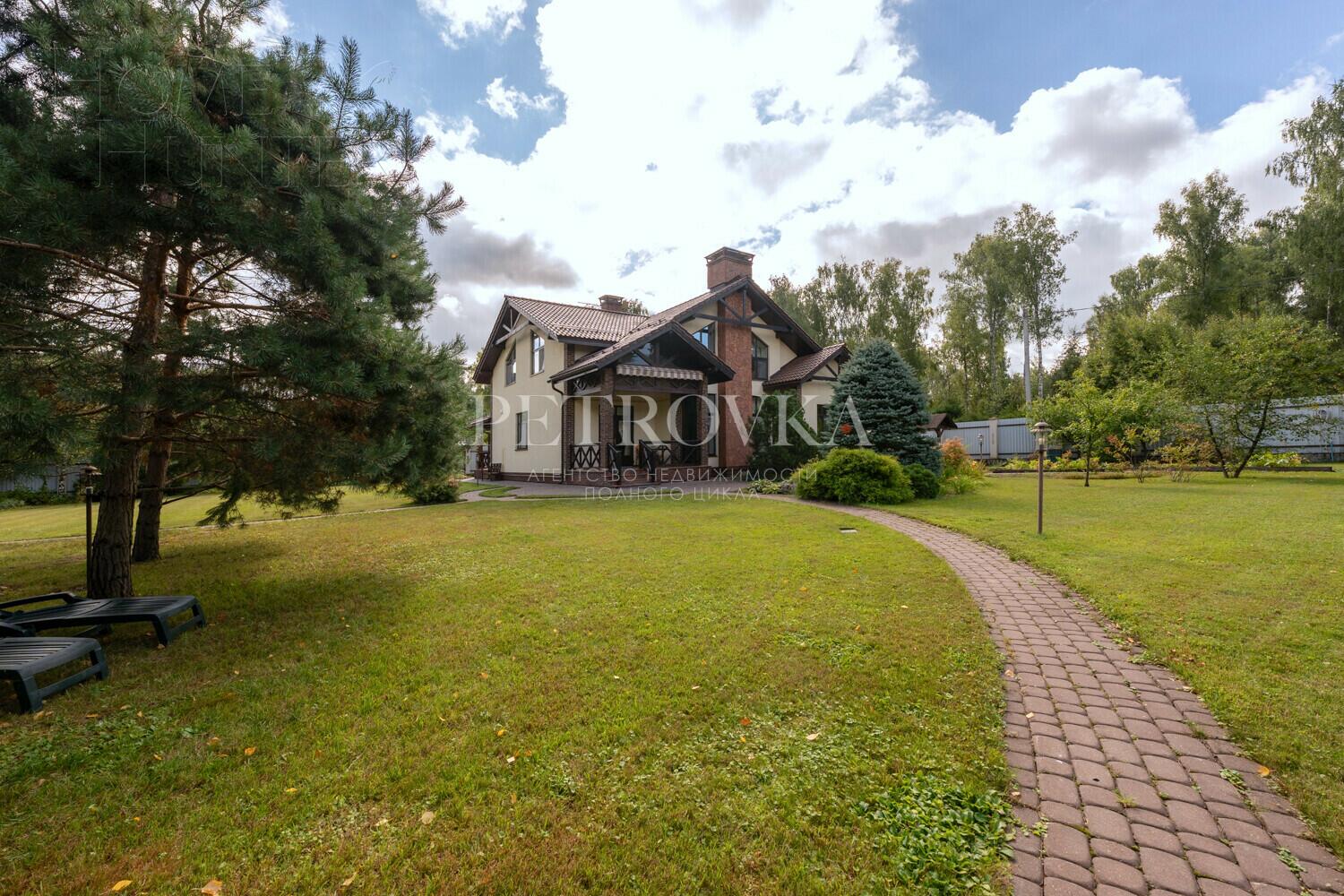 2-этажный коттедж 272.2 м² с отделкой