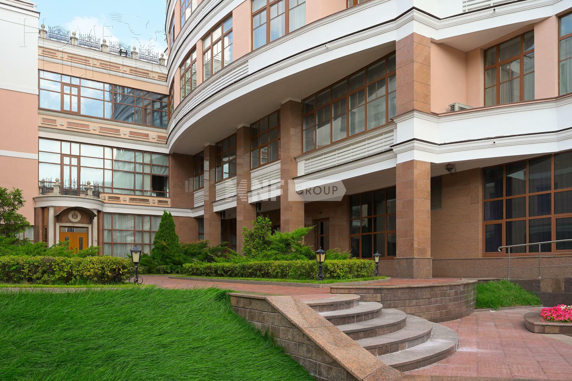 5-КОМН. КВАРТИРА С ОТДЕЛКОЙ 210 М² НА 3 ЭТАЖЕ