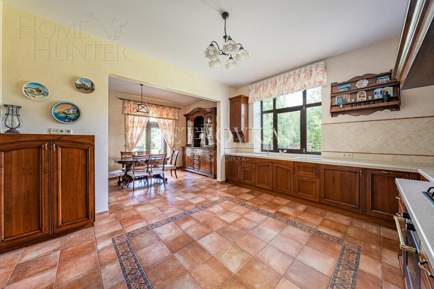 2-этажный коттедж 272.2 м² с отделкой