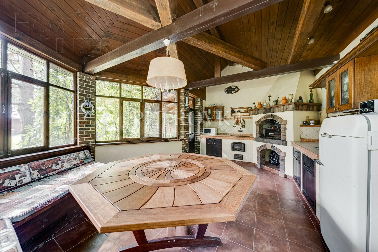 2-этажный коттедж 272.2 м² с отделкой