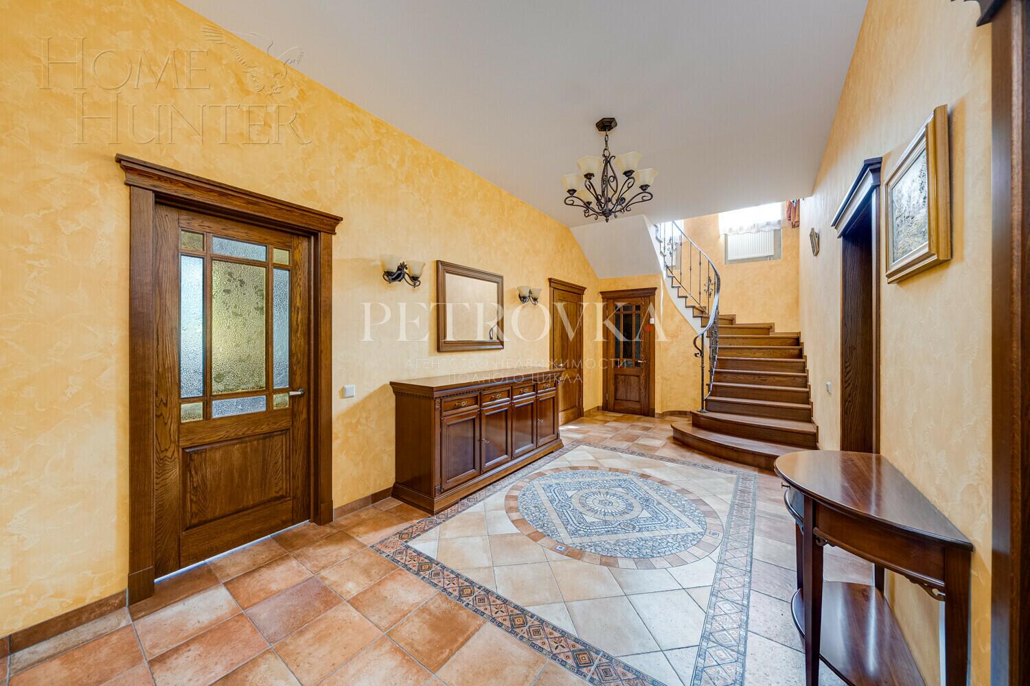 2-этажный коттедж 272.2 м² с отделкой
