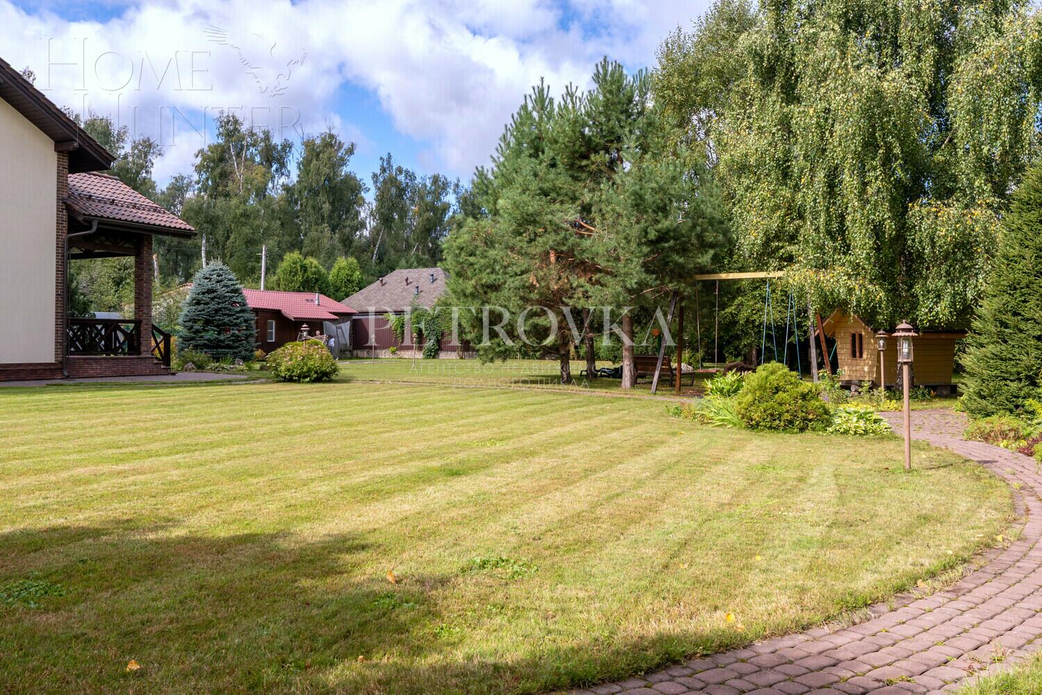 2-этажный коттедж 272.2 м² с отделкой