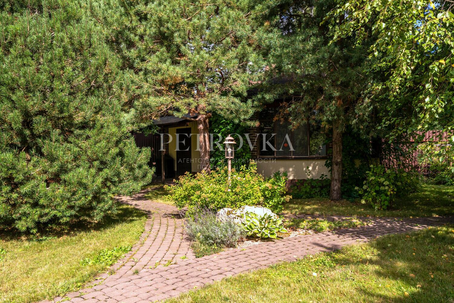 2-этажный коттедж 272.2 м² с отделкой