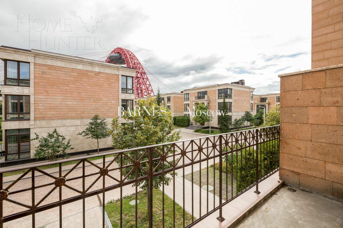 4-УРОВНЕВЫЙ ТАУНХАУС БЕЗ ОТДЕЛКИ 420 М² НА 1 ЭТАЖЕ