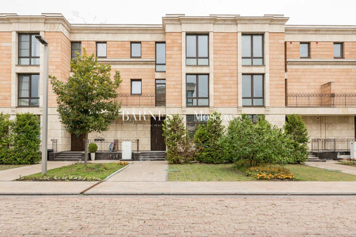 4-УРОВНЕВЫЙ ТАУНХАУС БЕЗ ОТДЕЛКИ 420 М² НА 1 ЭТАЖЕ