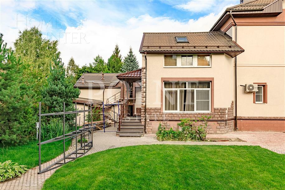 2-этажный коттедж 450 м² с отделкой