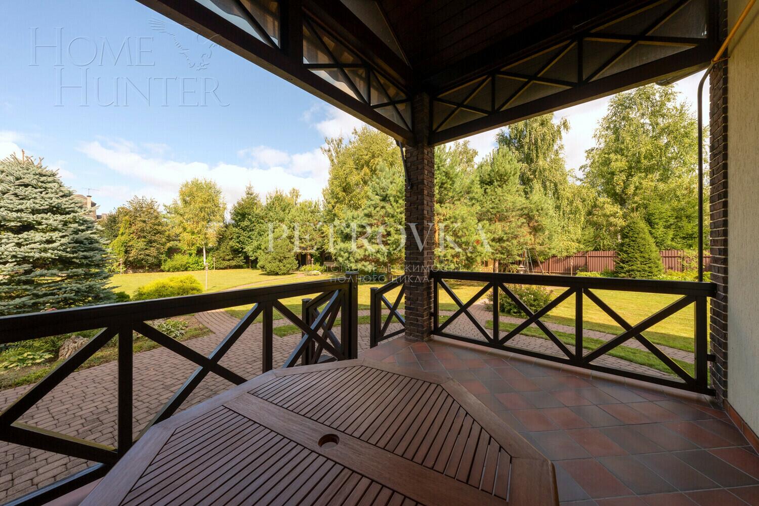 2-этажный коттедж 272.2 м² с отделкой