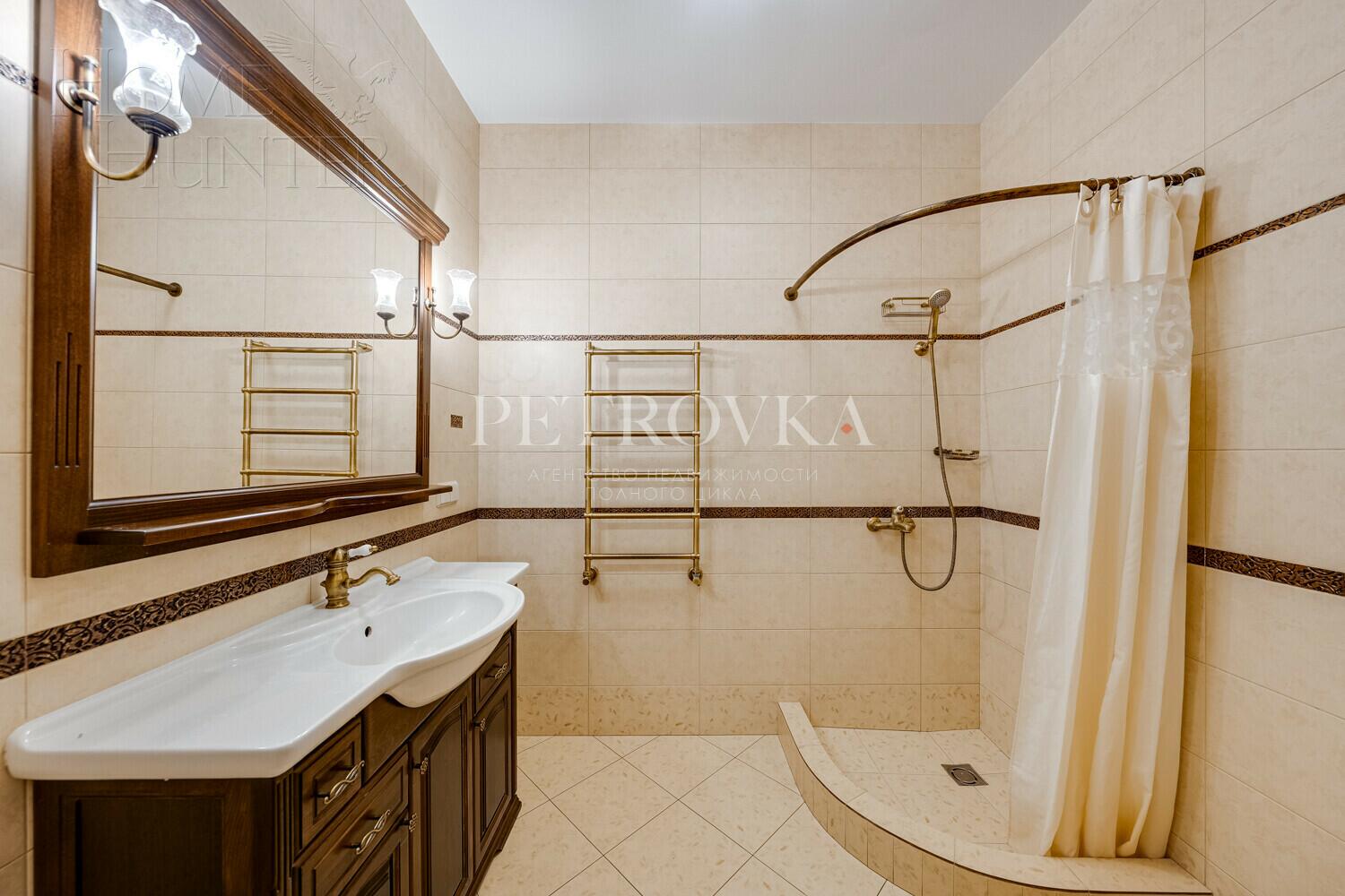 2-этажный коттедж 272.2 м² с отделкой