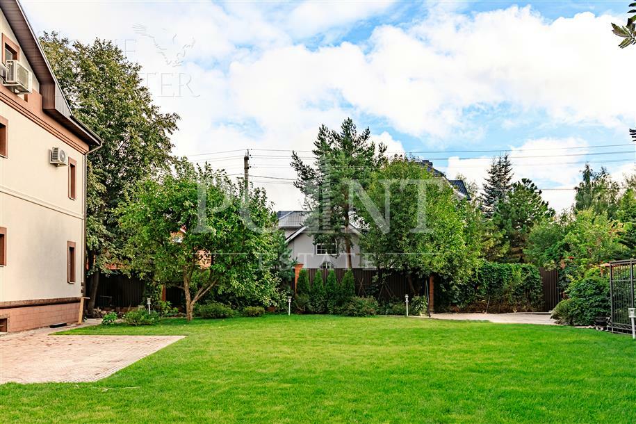 2-этажный коттедж 450 м² с отделкой