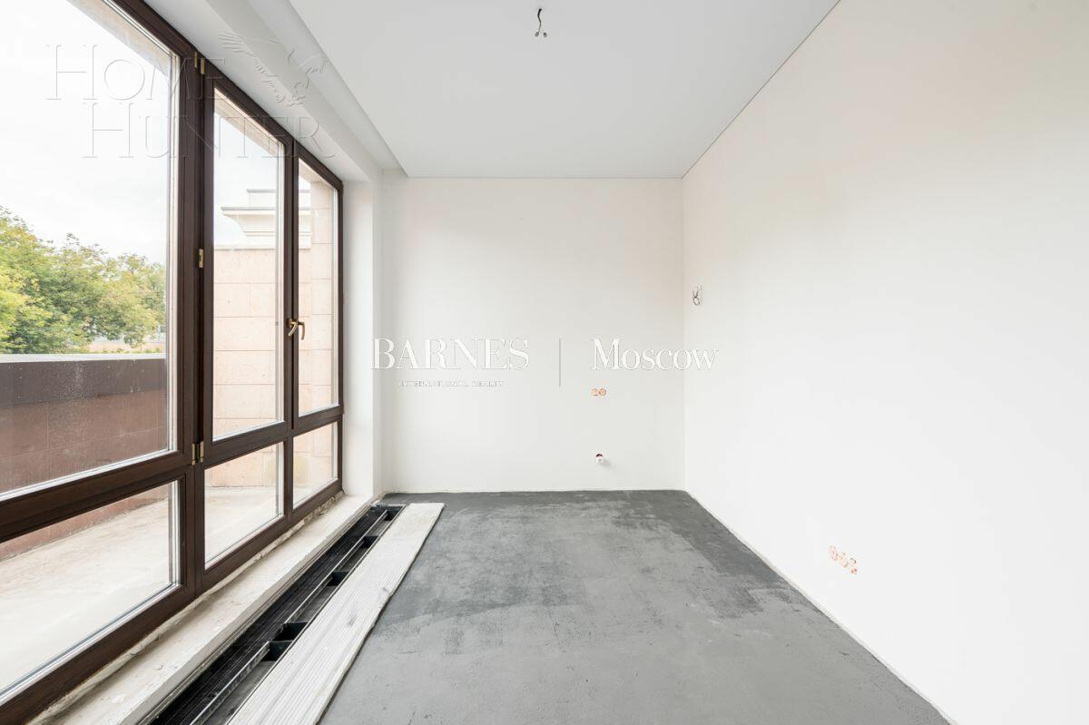 4-УРОВНЕВЫЙ ТАУНХАУС БЕЗ ОТДЕЛКИ 420 М² НА 1 ЭТАЖЕ