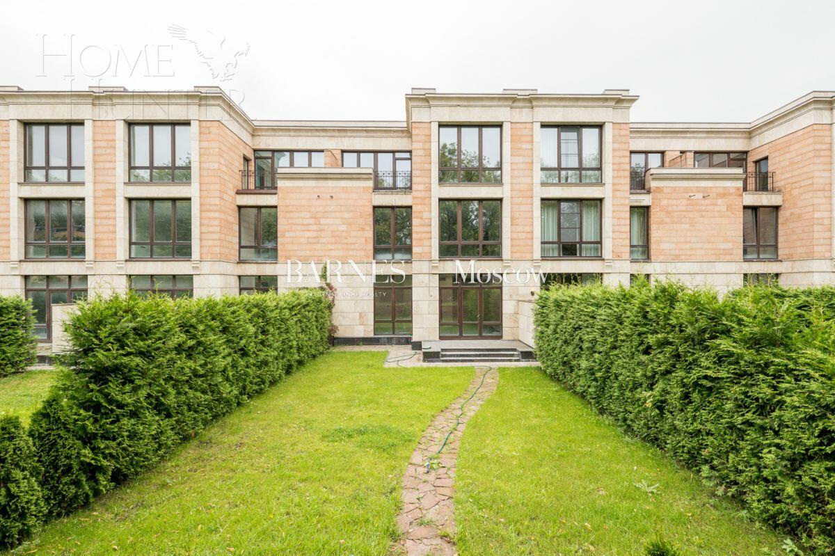 4-УРОВНЕВЫЙ ТАУНХАУС БЕЗ ОТДЕЛКИ 420 М² НА 1 ЭТАЖЕ