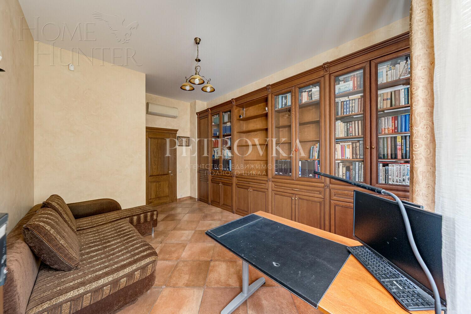 2-этажный коттедж 272.2 м² с отделкой
