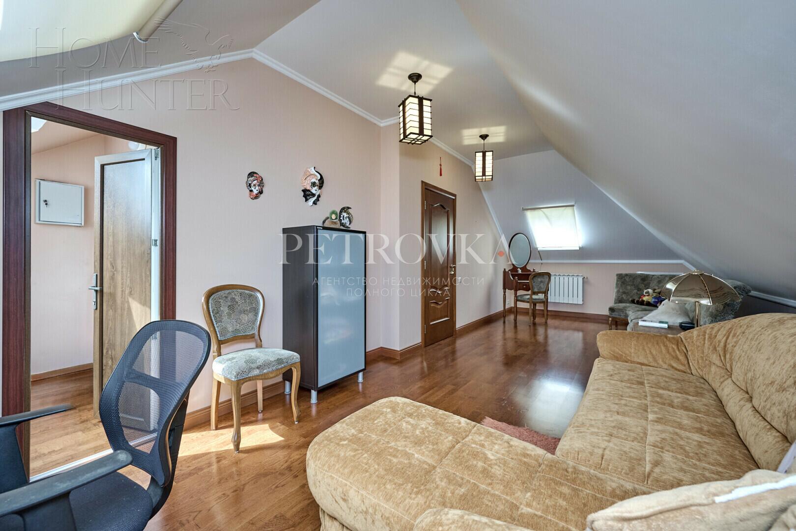 3-этажный коттедж 680.4 м² с отделкой