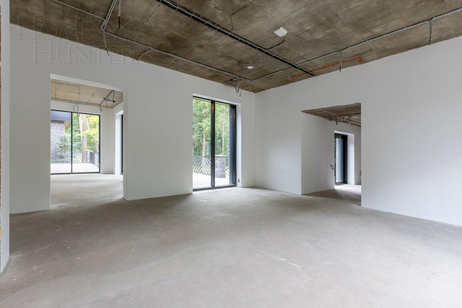 1-этажный коттедж 1 700 м² без отделки