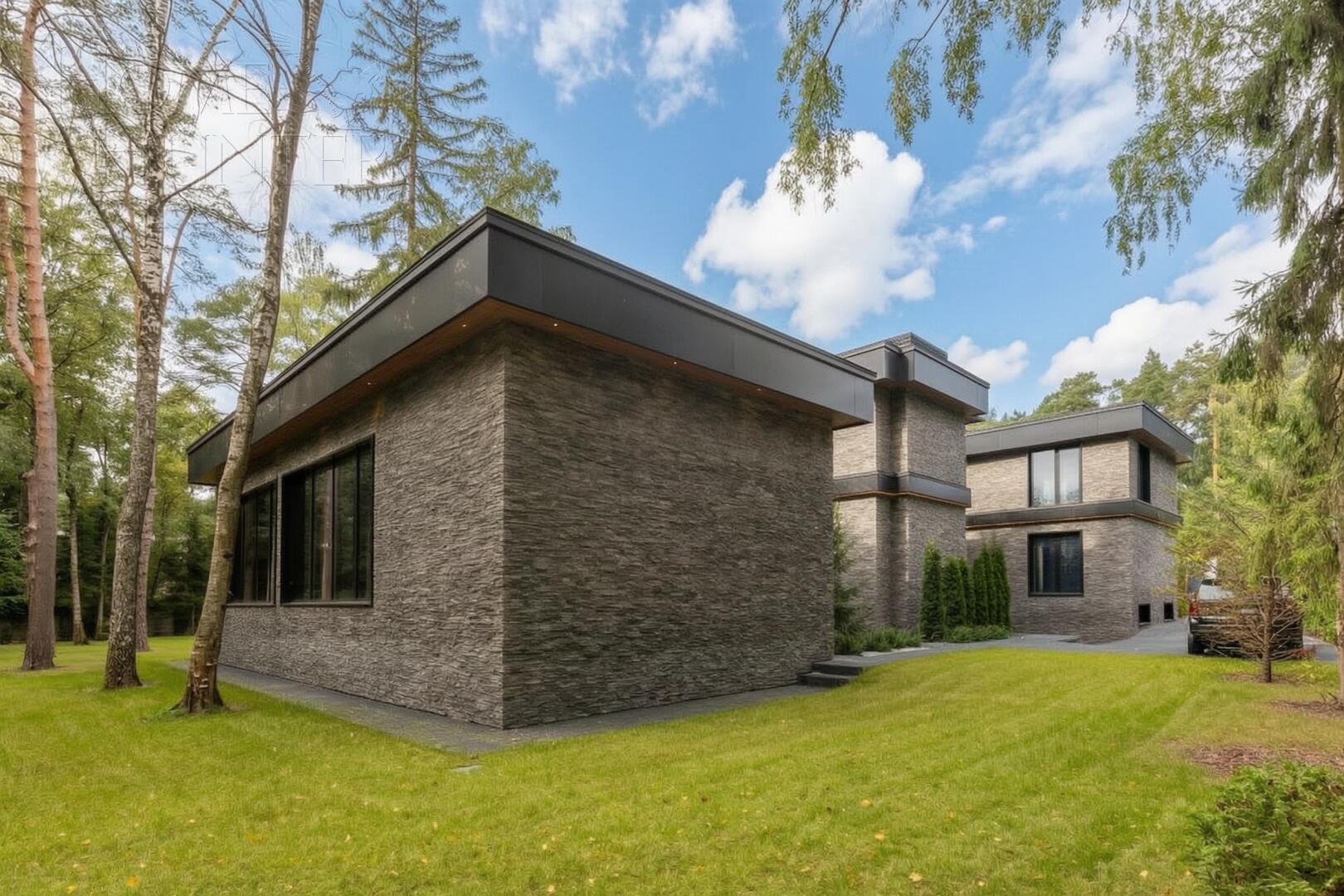 1-этажный коттедж 1 700 м² без отделки