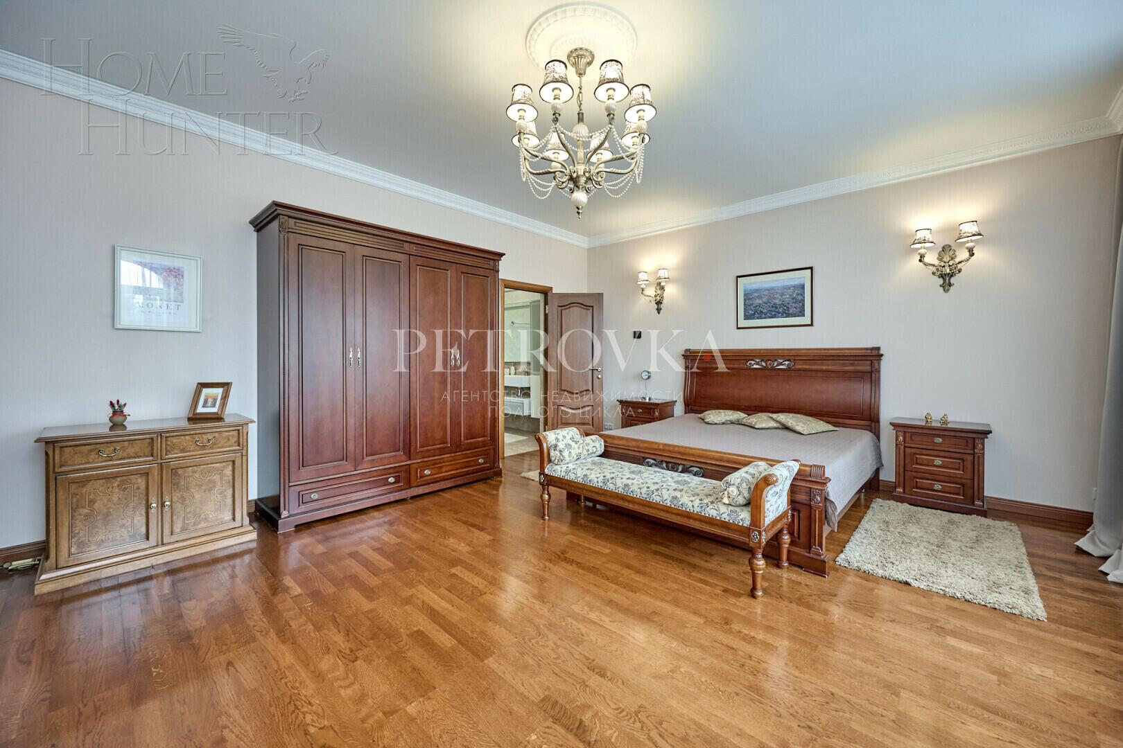 3-этажный коттедж 680.4 м² с отделкой
