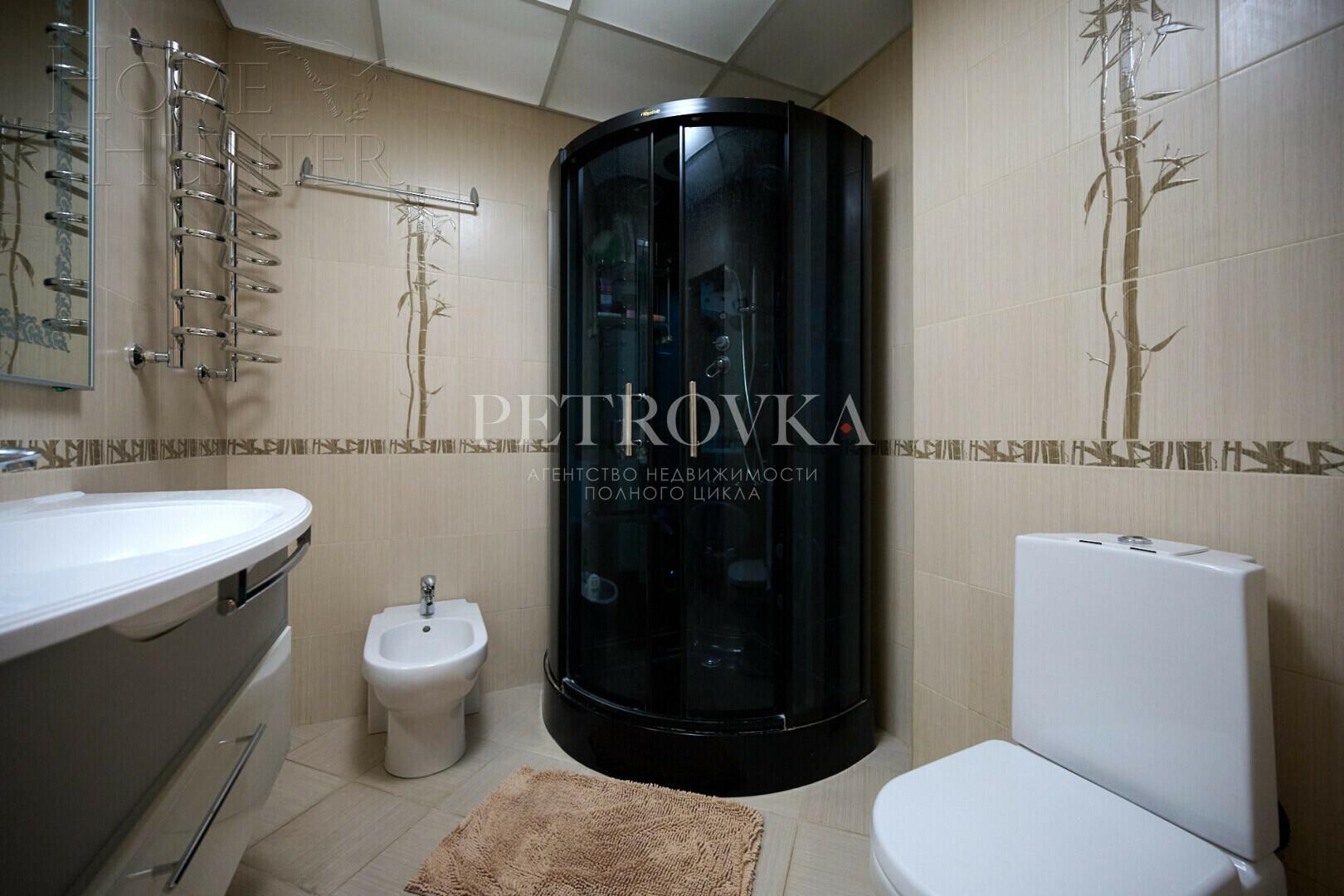 3-этажный коттедж 680.4 м² с отделкой