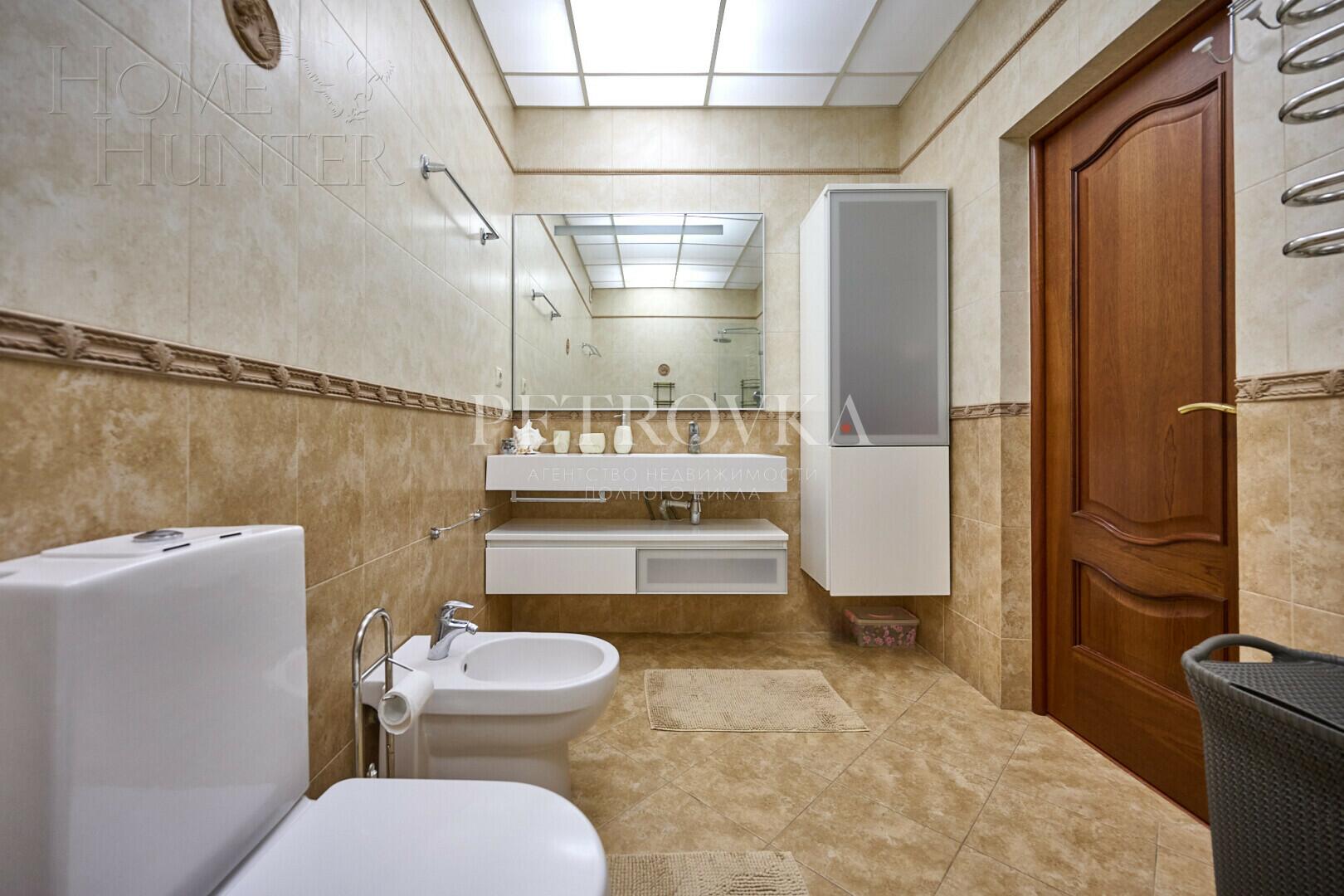 3-этажный коттедж 680.4 м² с отделкой