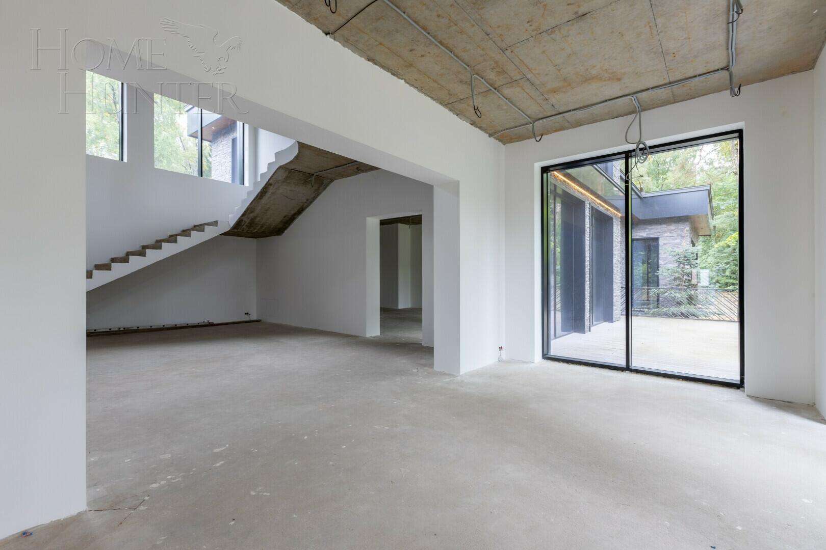 1-этажный коттедж 1 700 м² без отделки