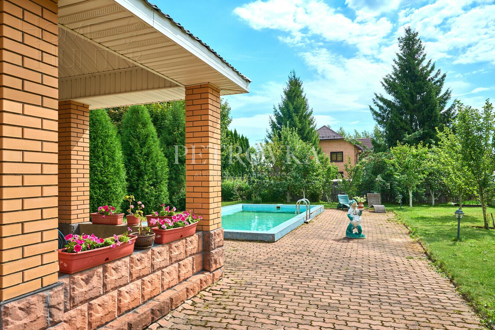 3-этажный коттедж 680.4 м² с отделкой