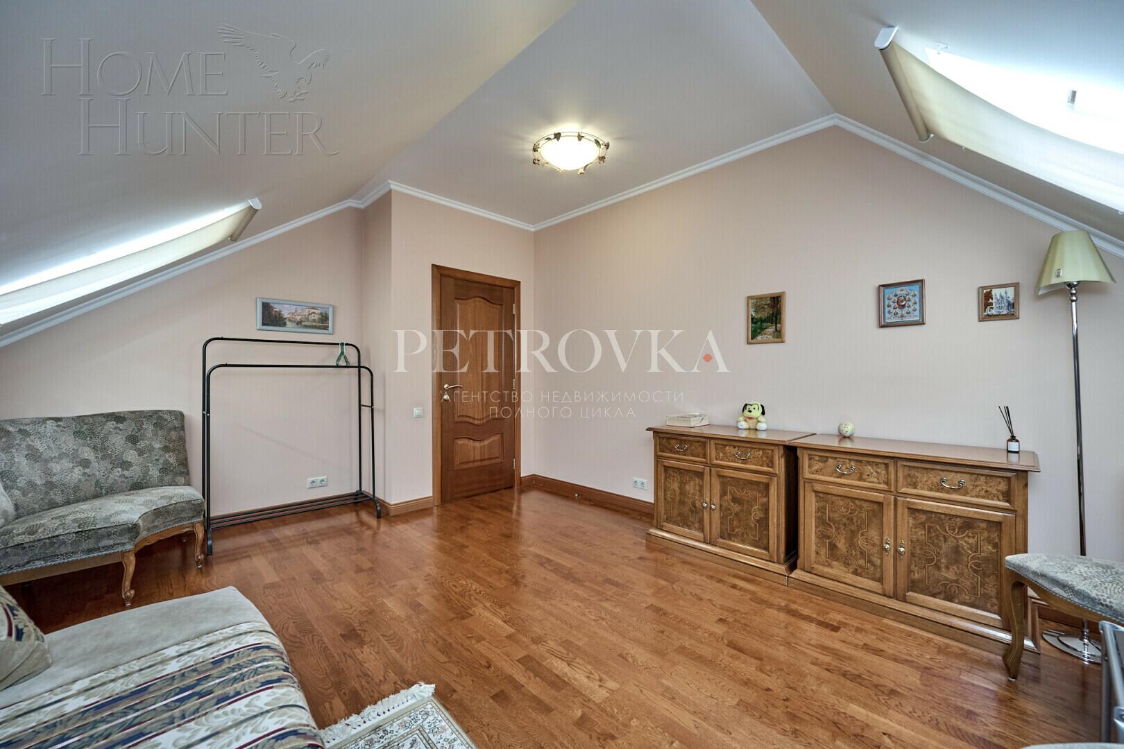 3-этажный коттедж 680.4 м² с отделкой