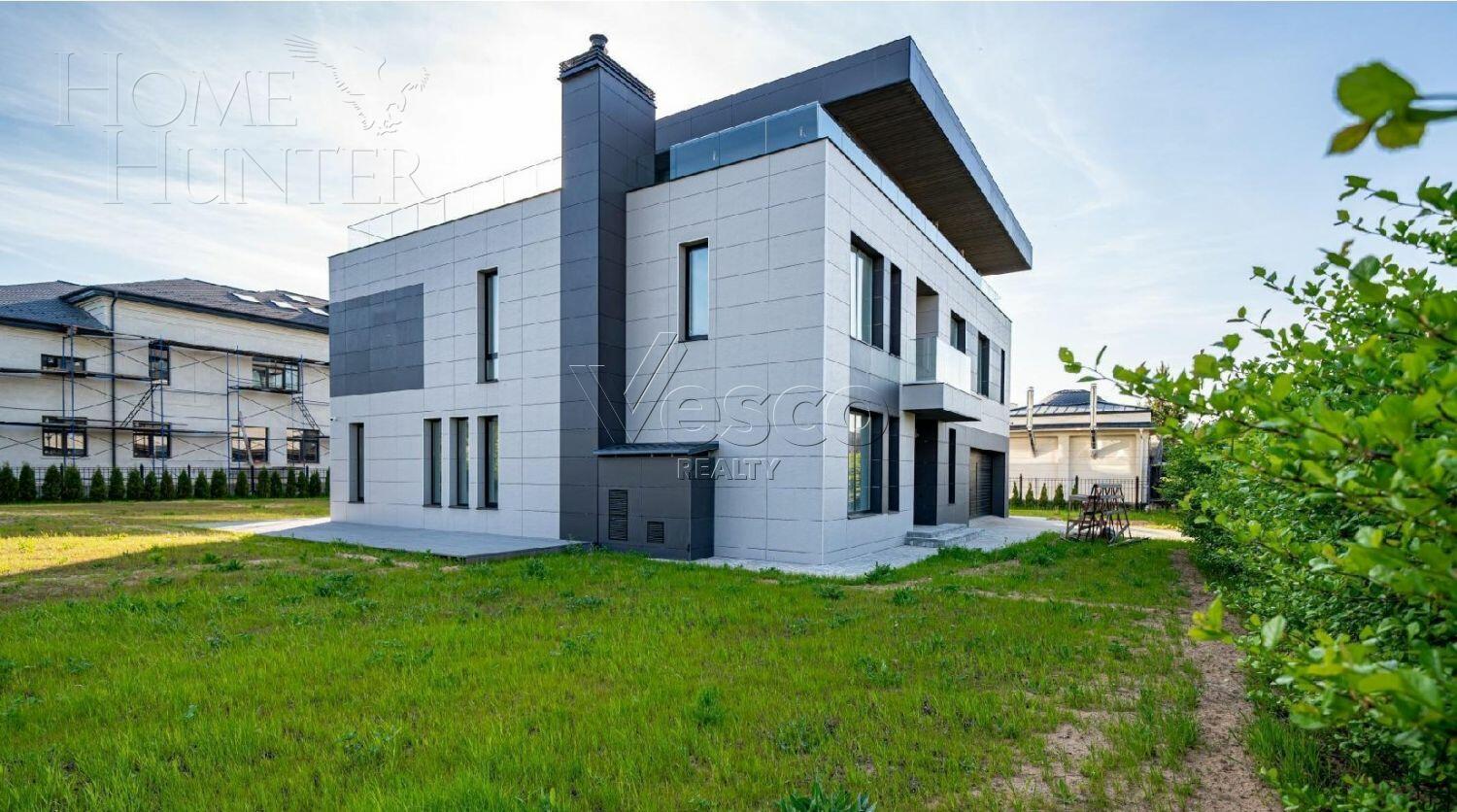 3-этажный коттедж 590 м² с отделкой