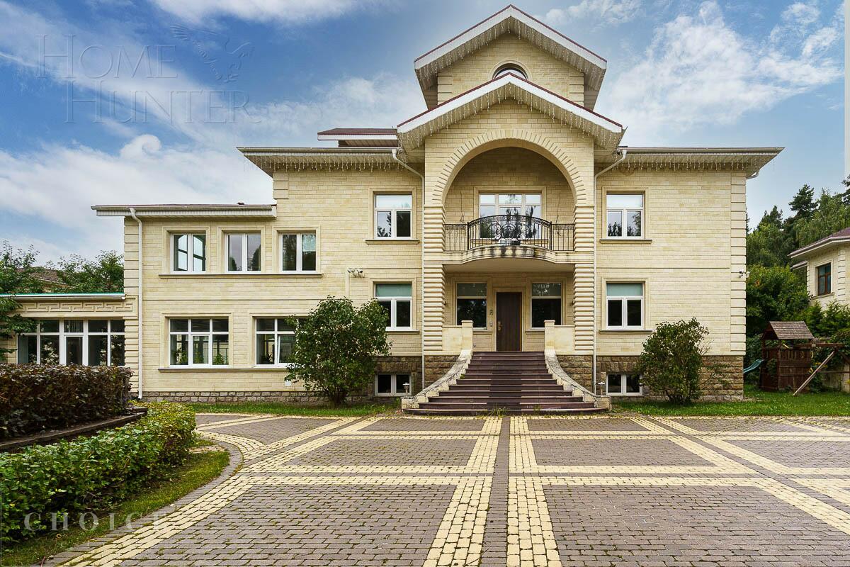 2-этажный коттедж 1 112 м² с отделкой