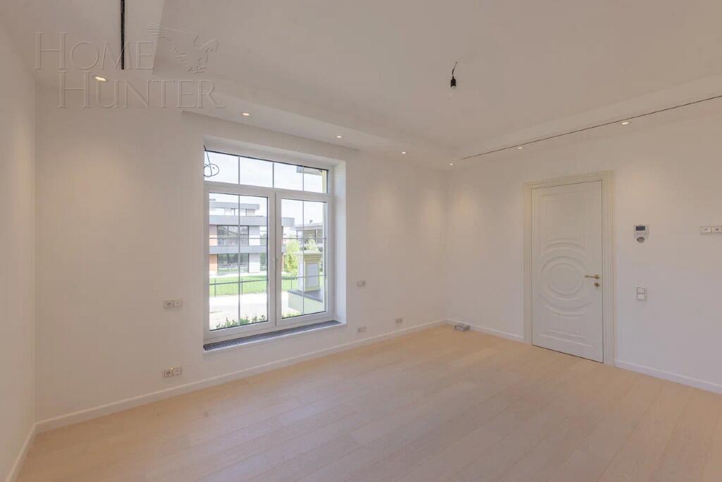 2-этажный коттедж 900 м² с отделкой