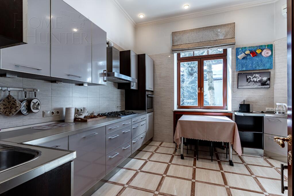 3-этажный коттедж 2 235 м² с отделкой