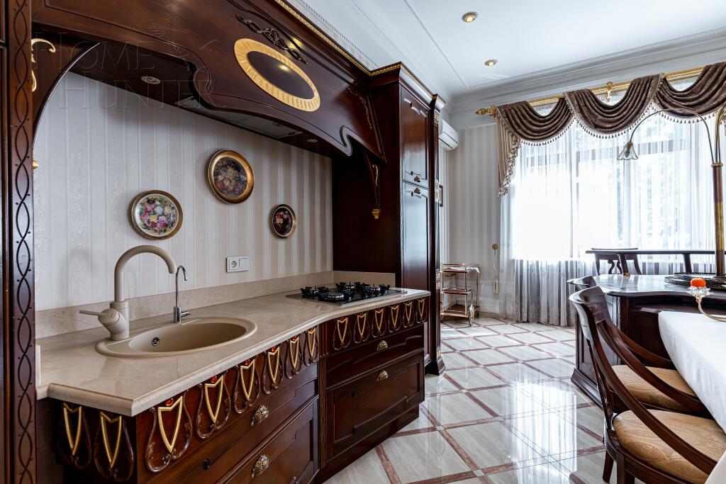 3-этажный коттедж 2 235 м² с отделкой