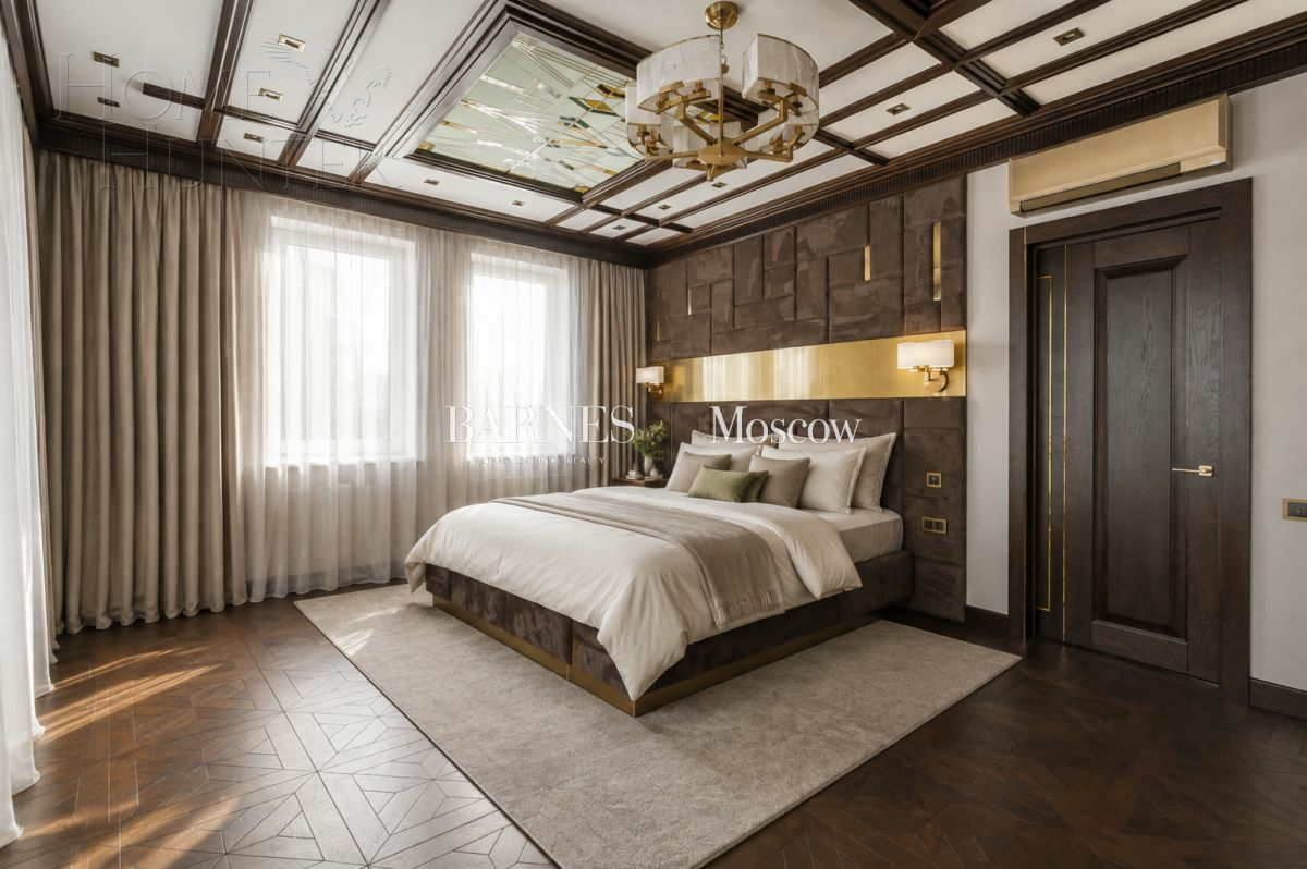 2-этажный коттедж 1 800 м² с отделкой