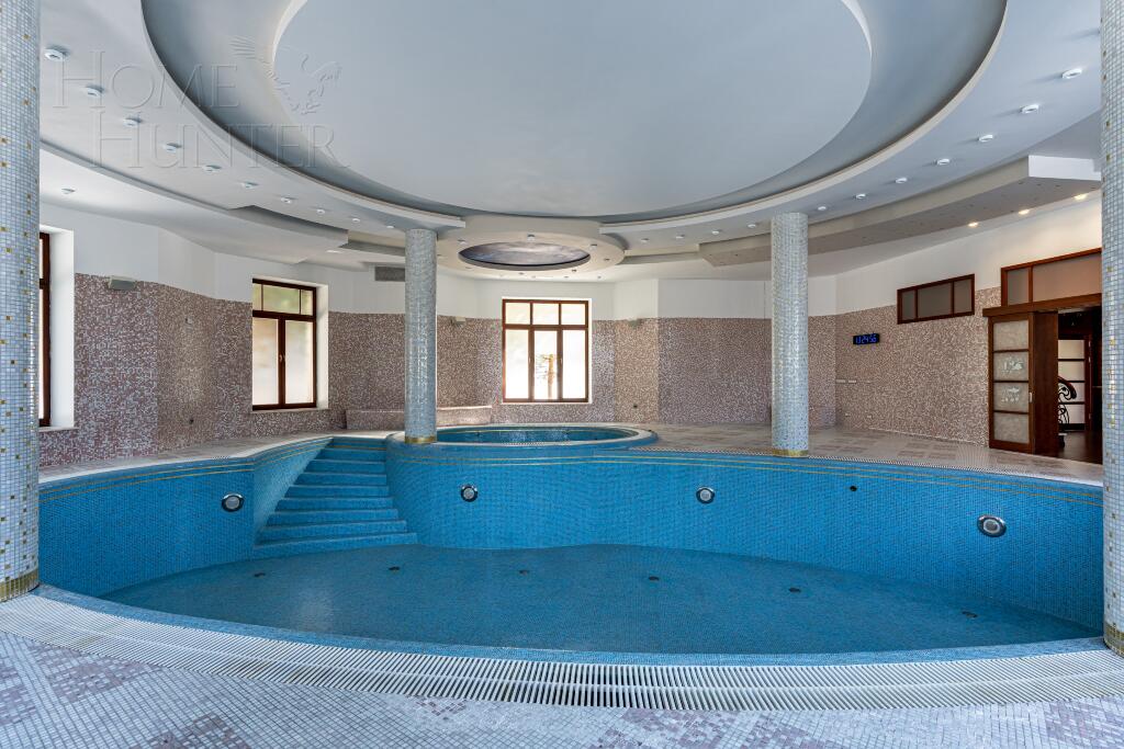 3-этажный коттедж 2 235 м² с отделкой