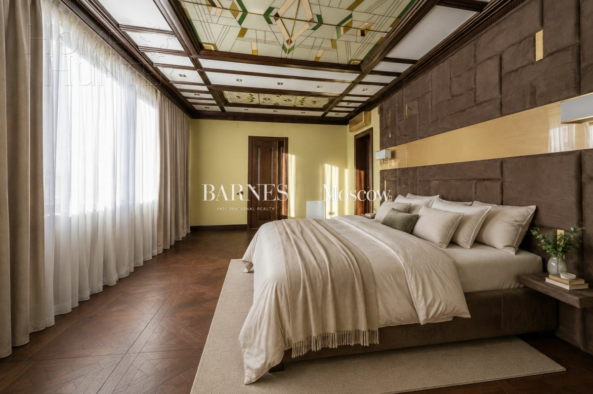 2-этажный коттедж 1 800 м² с отделкой