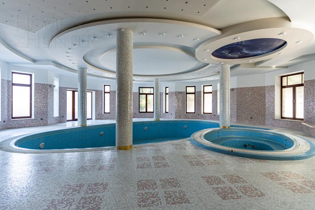 3-этажный коттедж 2 235 м² с отделкой
