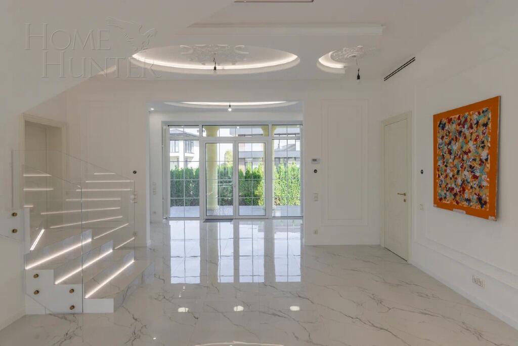 2-этажный коттедж 900 м² с отделкой