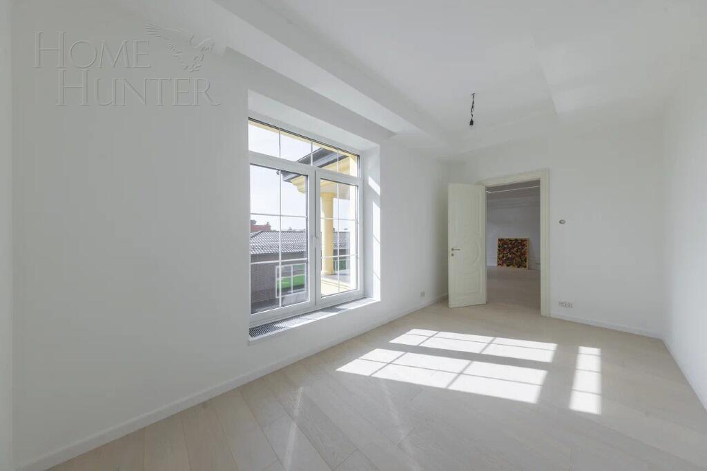 2-этажный коттедж 900 м² с отделкой