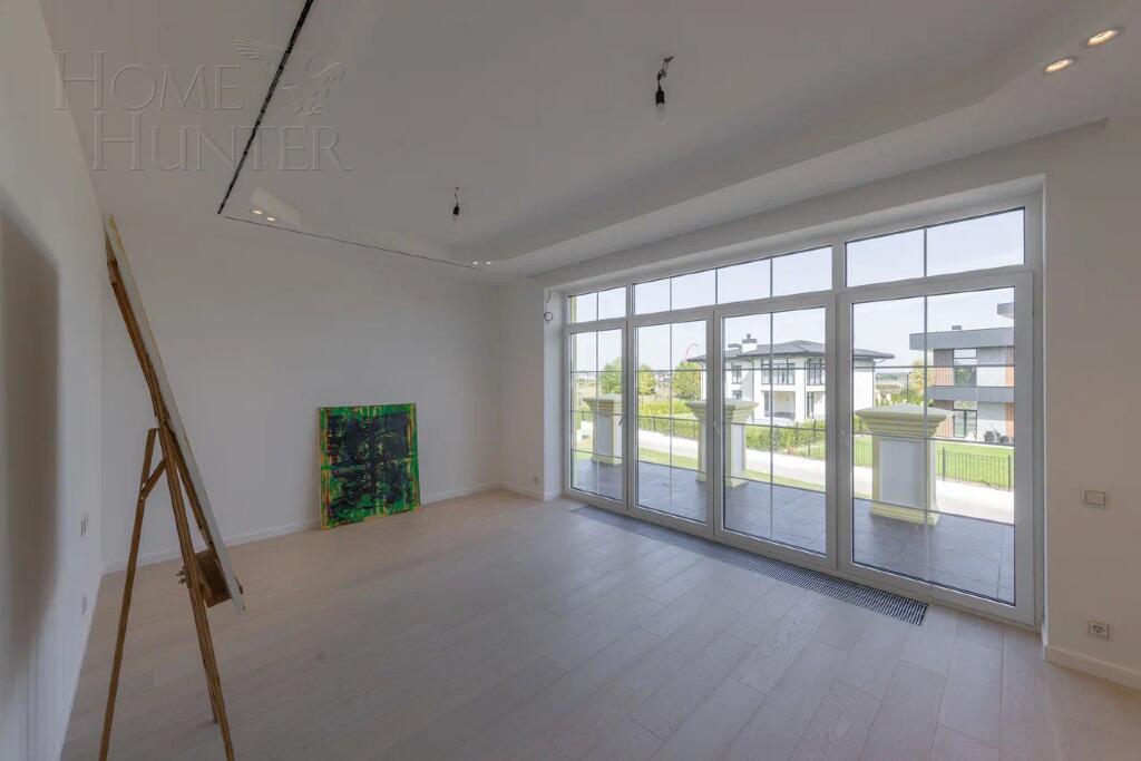 2-этажный коттедж 900 м² с отделкой