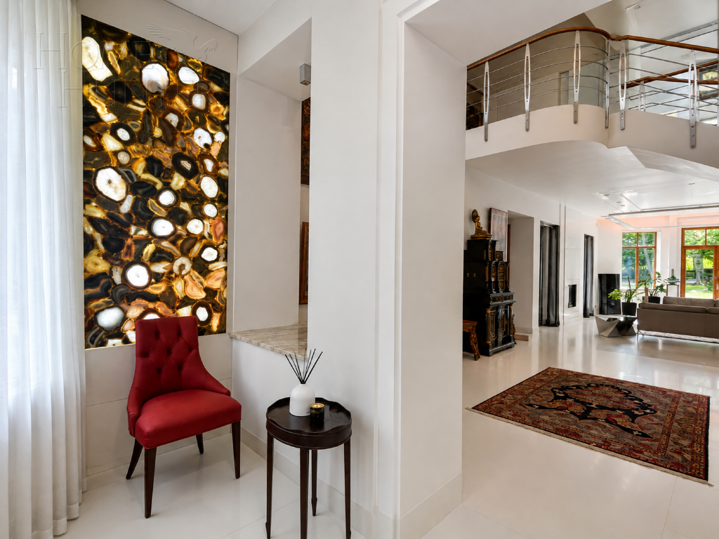 2-этажный коттедж 1 250 м² с отделкой