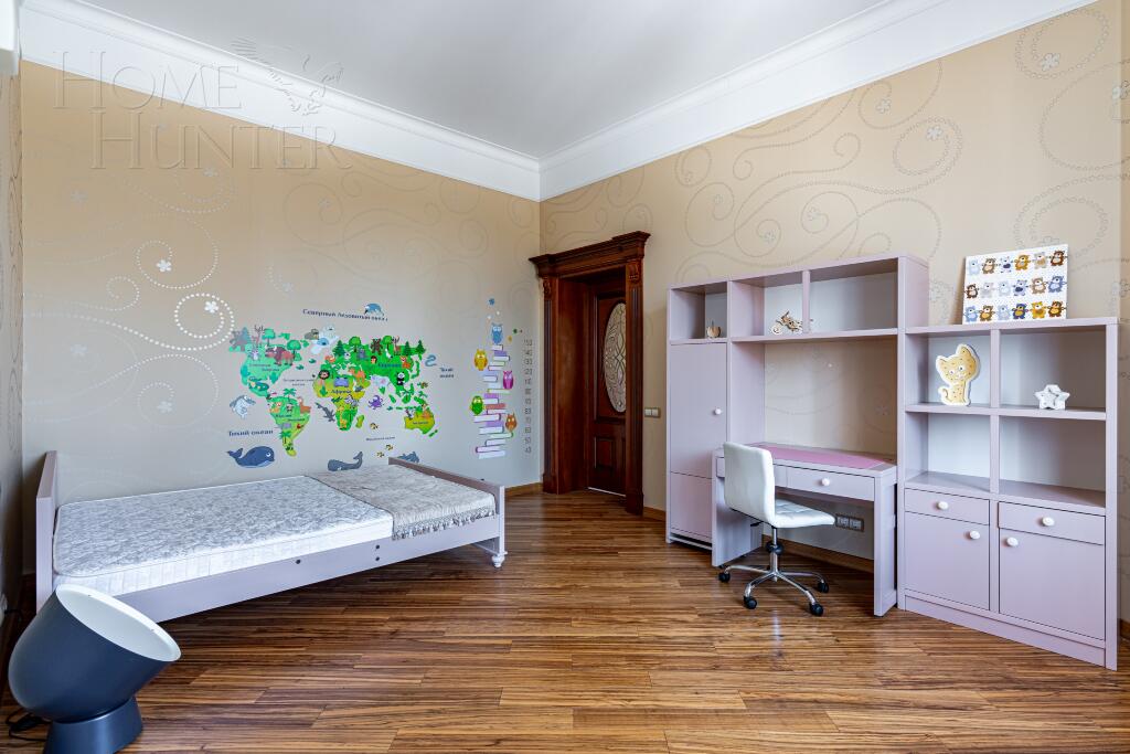 3-этажный коттедж 2 235 м² с отделкой
