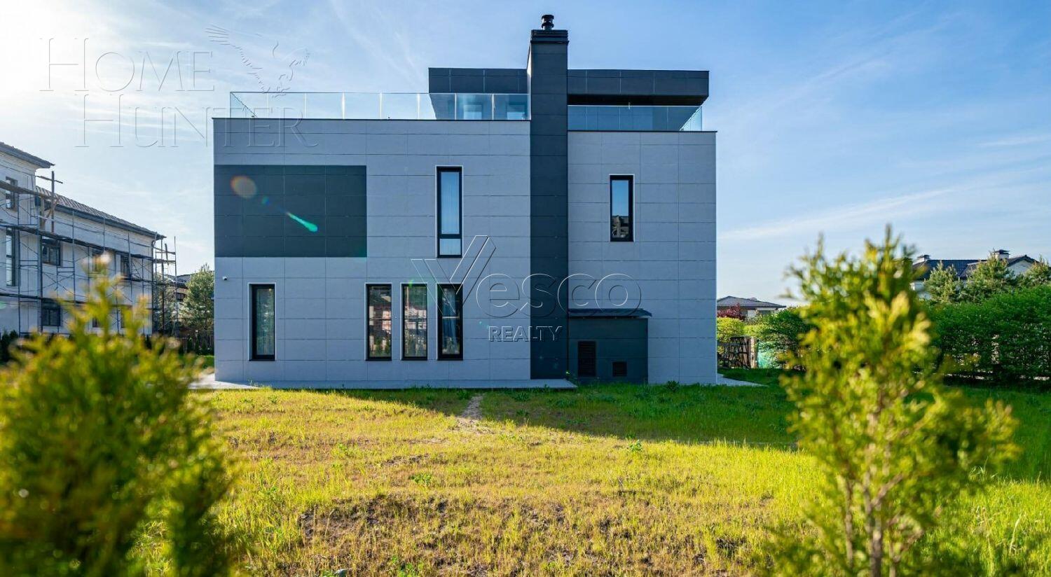 3-этажный коттедж 590 м² с отделкой