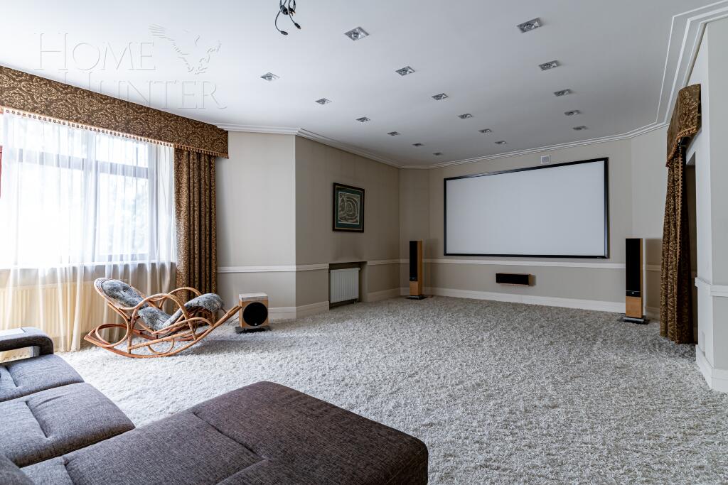 3-этажный коттедж 2 235 м² с отделкой