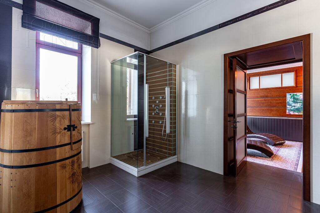3-этажный коттедж 2 235 м² с отделкой