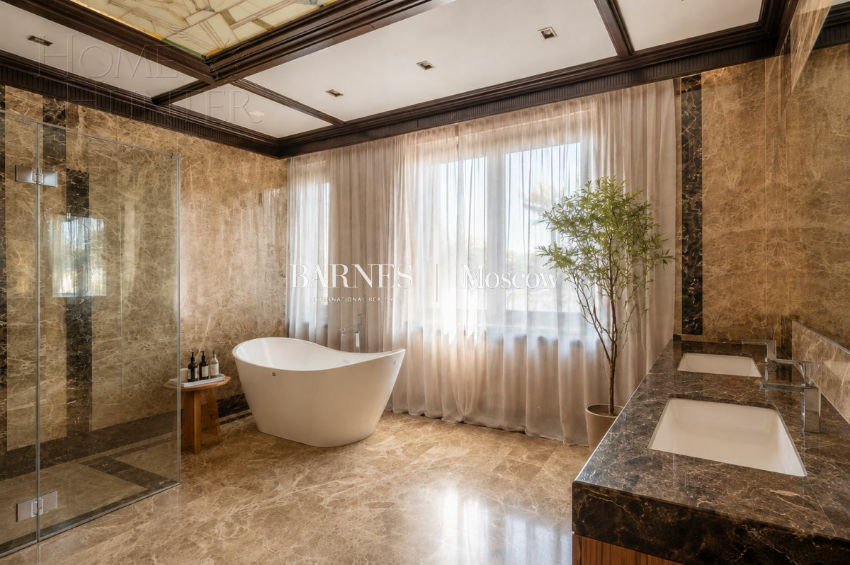 2-этажный коттедж 1 800 м² с отделкой