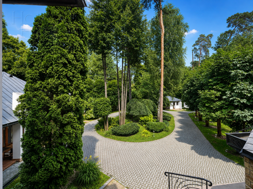 2-этажный коттедж 1 250 м² с отделкой
