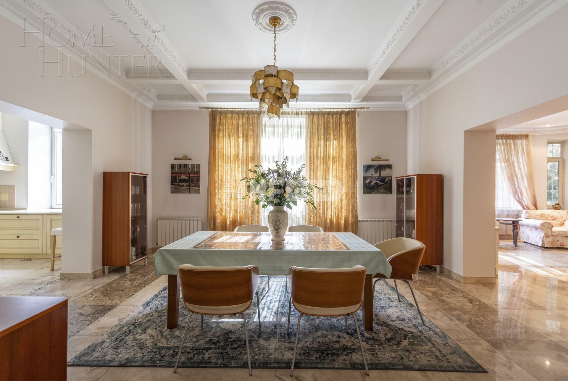 2-этажный коттедж 732.9 м² с отделкой