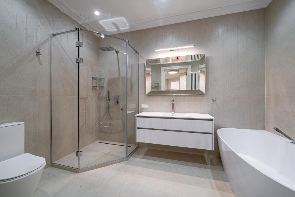 2-этажный коттедж 1 350 м² с отделкой