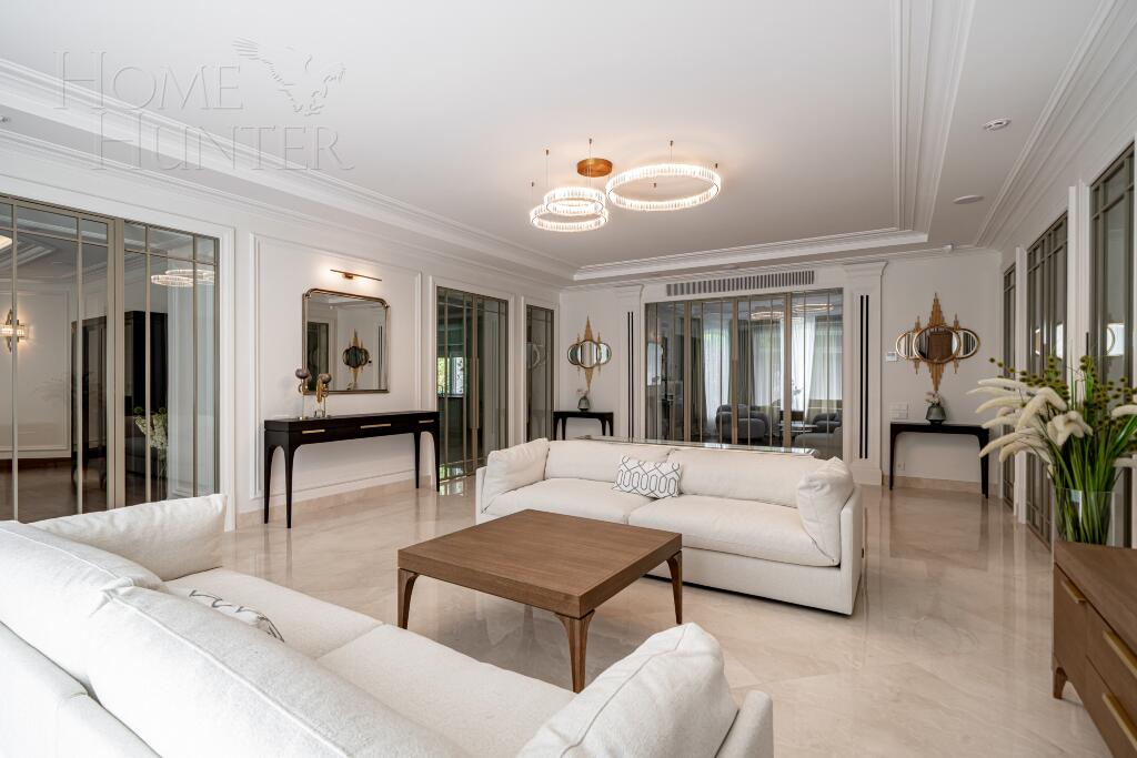 2-этажный коттедж 1 350 м² с отделкой