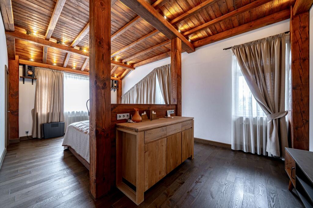 2-этажный коттедж 700 м² с отделкой